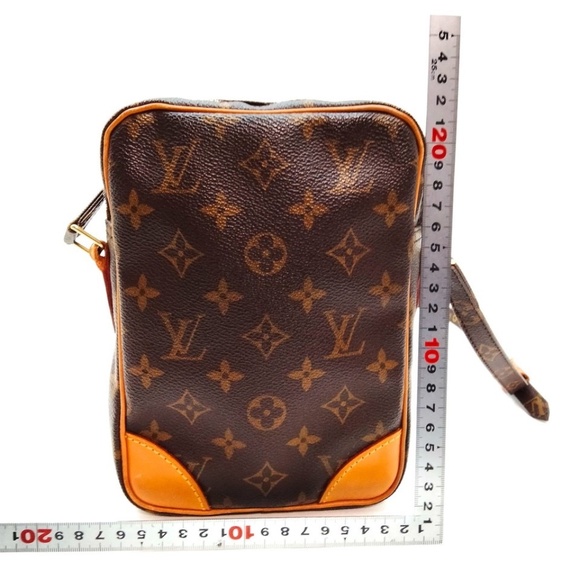 Louis Vuitton Danube Crossbody Bag - Picture 4 of 16